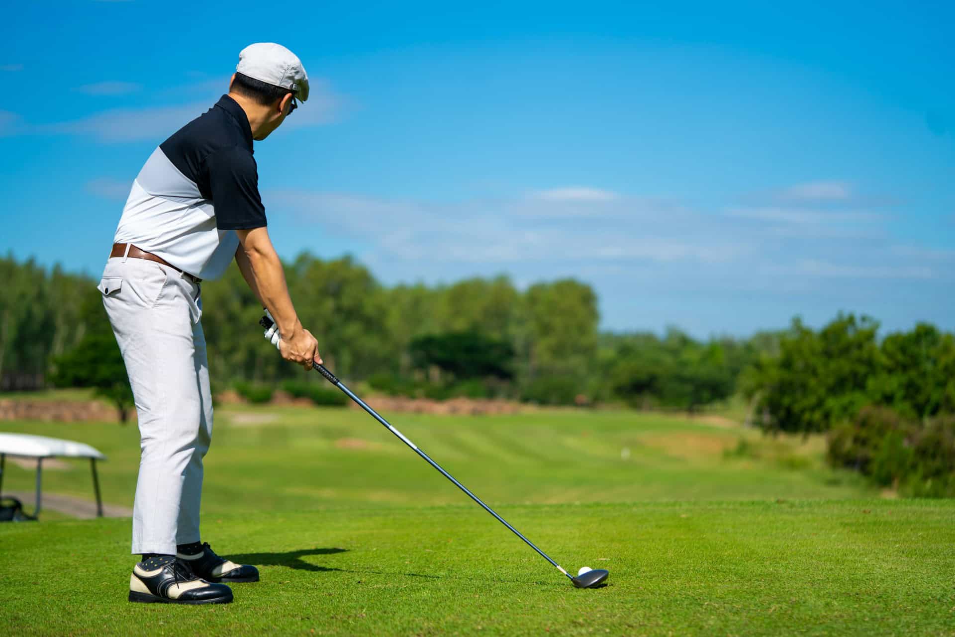 Right Way to Greet Fellow Golfers