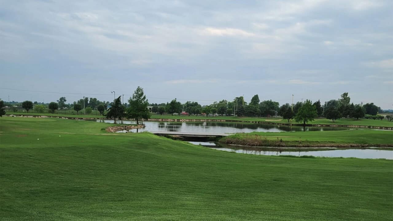 JR's Pub & Grill Golf Course